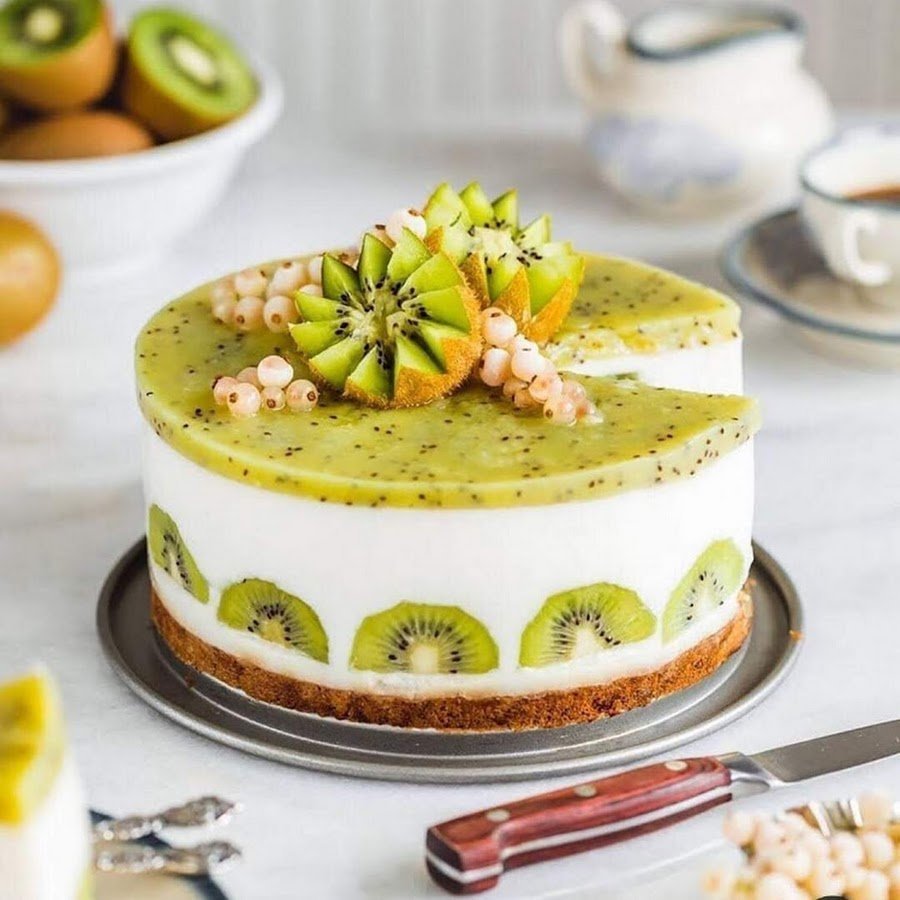 Фруктовая тарелка с клубникой