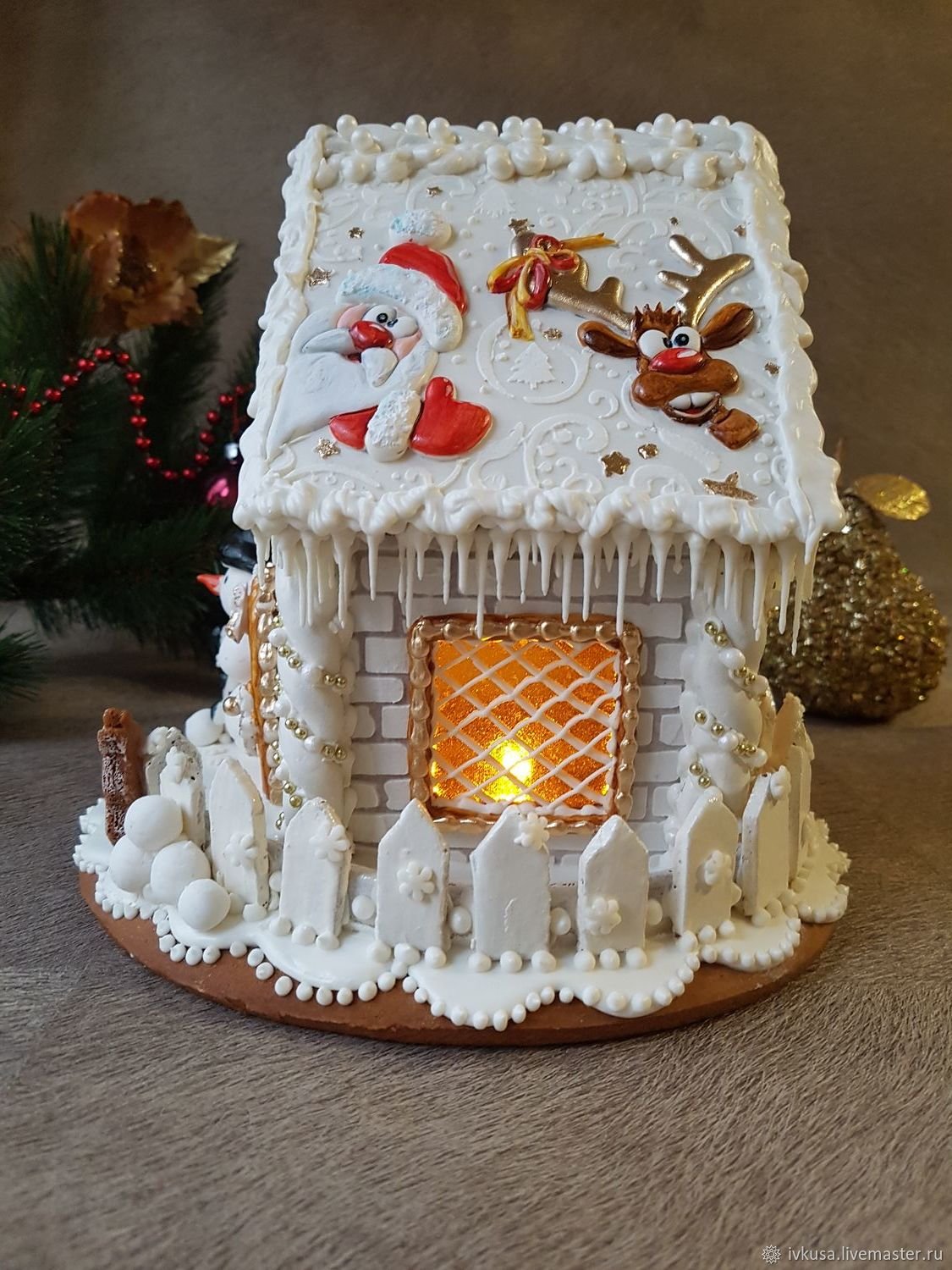 Домик из потолочной плитки