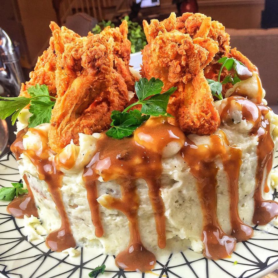 Закусочный торт с грибами и сыром