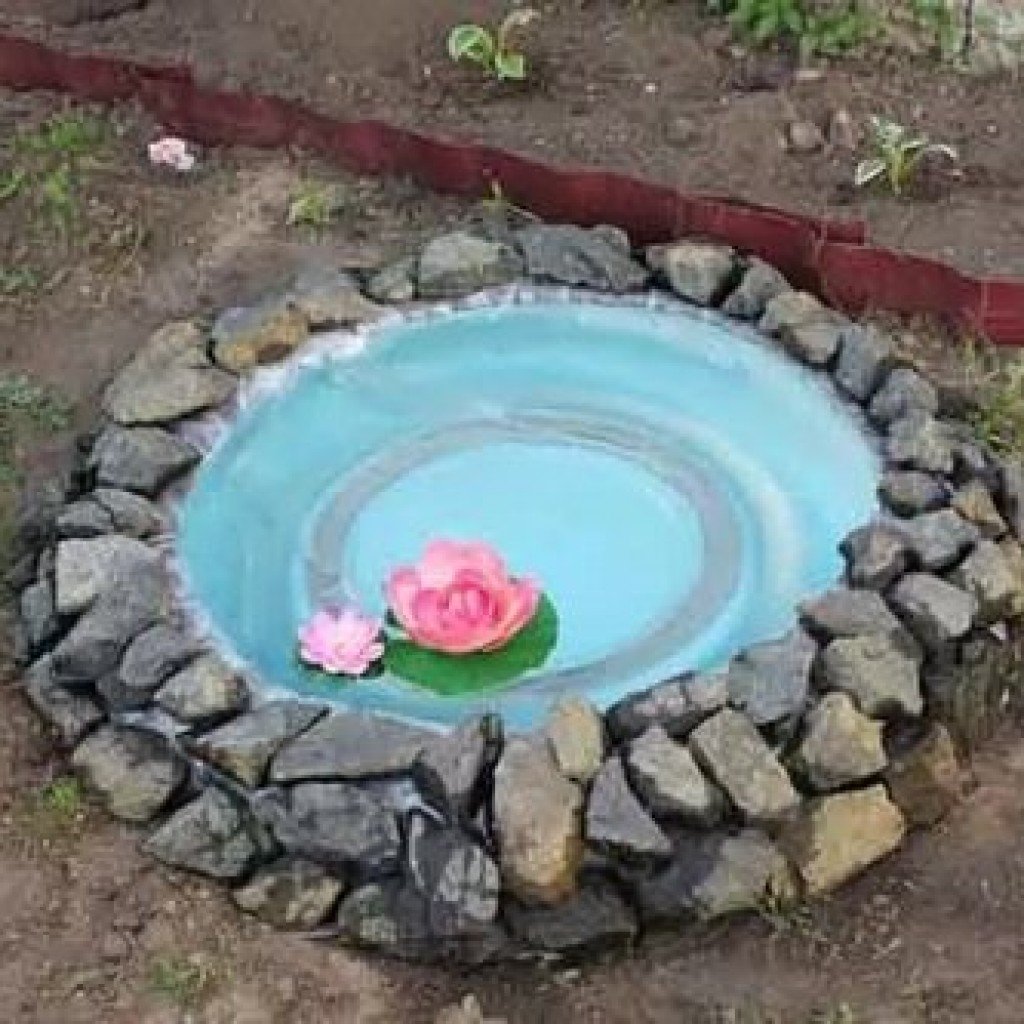 Декоративный пруд из покрышки