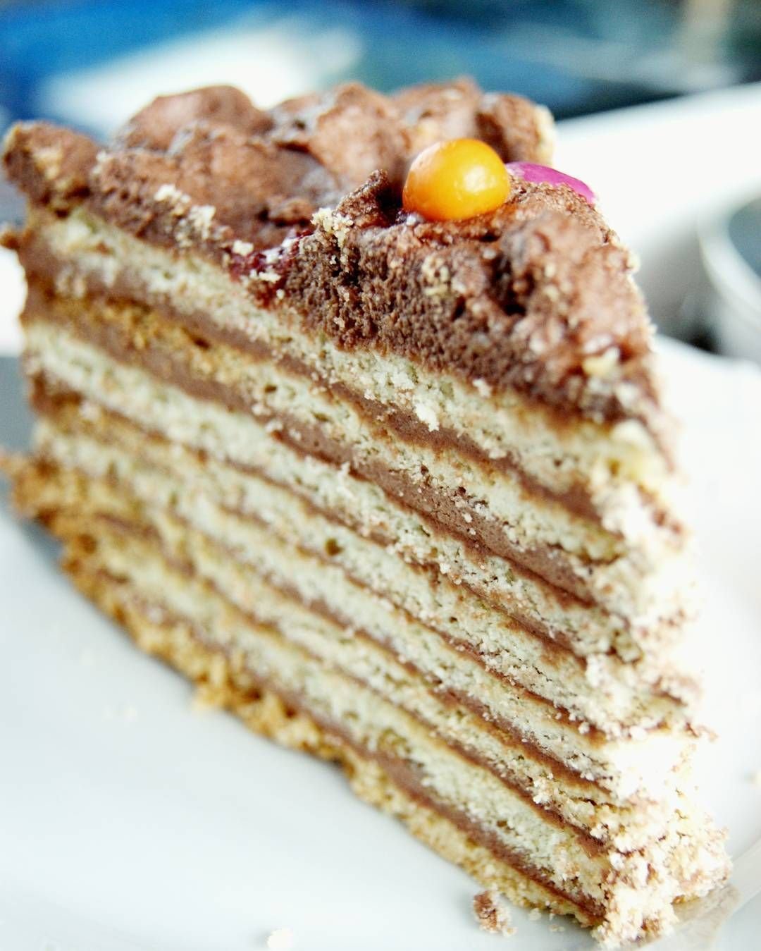 Песочный торт со сливочным кремом