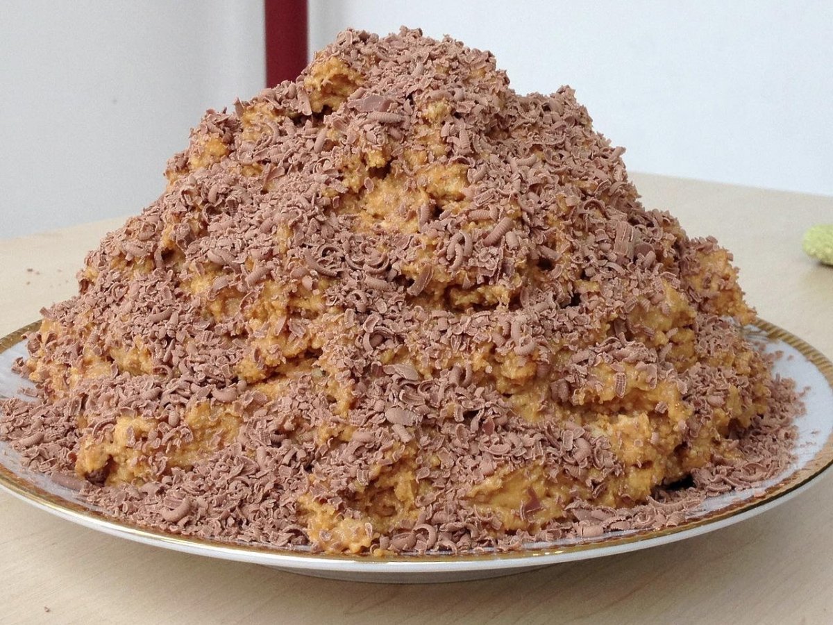 Торт муравейник из кукурузных палочек