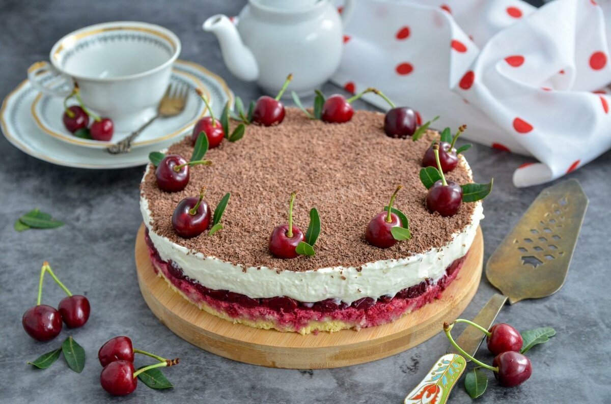 Маковый торт с малиной