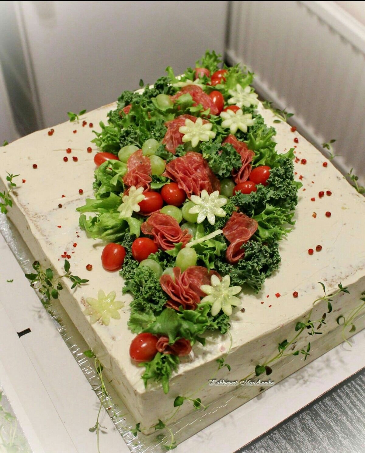 Закусочный блинный торт с селедочным паштетом