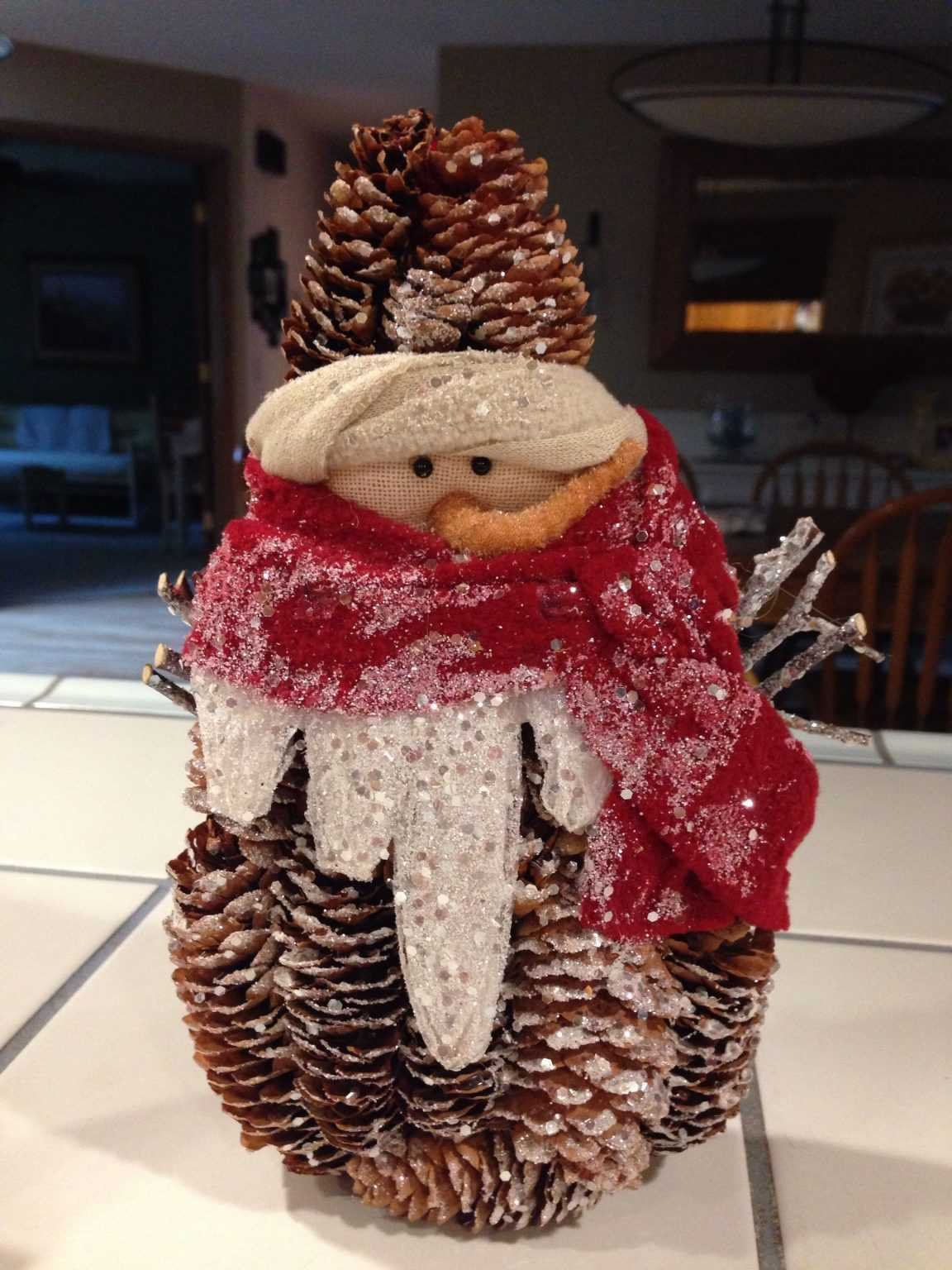 Новогодний венок из помпонов