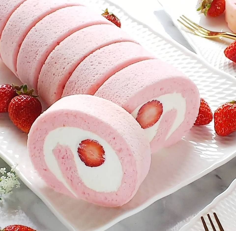 Торт с клубникой Эстетика