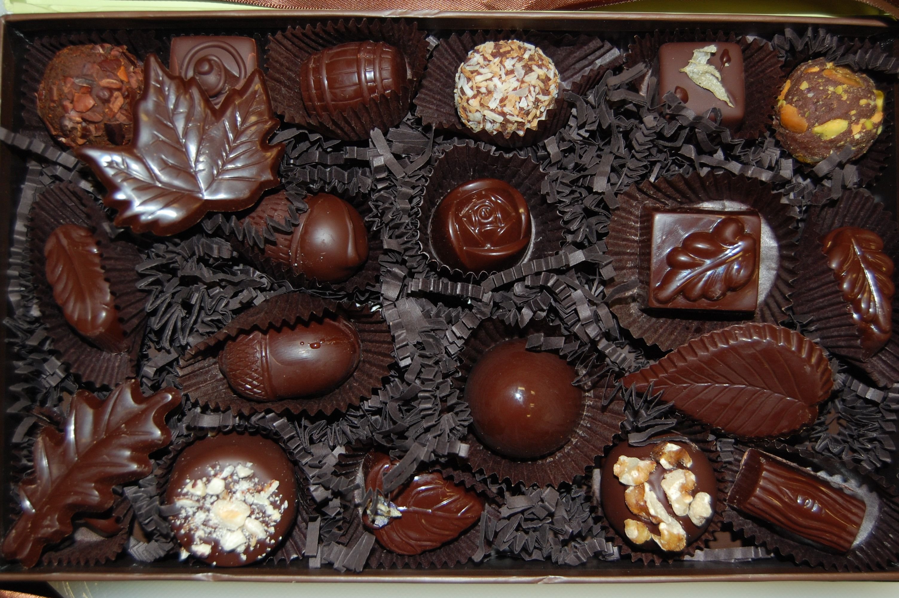Шоколадный ассортимент. Кувертюр (шоколад). Ассортимент шоколада. Коллекционный шоколад.