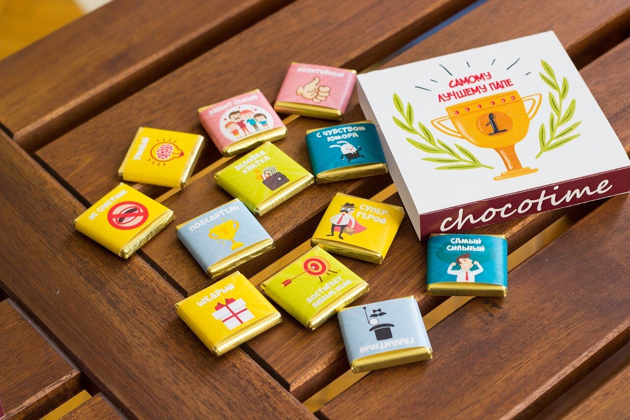 Шоколад квадрат. Мини шоколадки. Маленькие шоколадки. Шоколад с логотипом. Шоколадки маленькие квадратные.