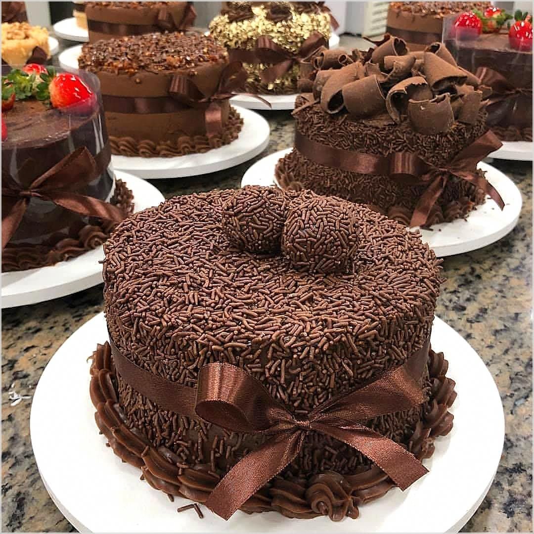 Торт ташкент. Шоколадный торт. Красивый шоколадный торт. Красивые тортики шоколадные. Самый красивый шоколадный торт.
