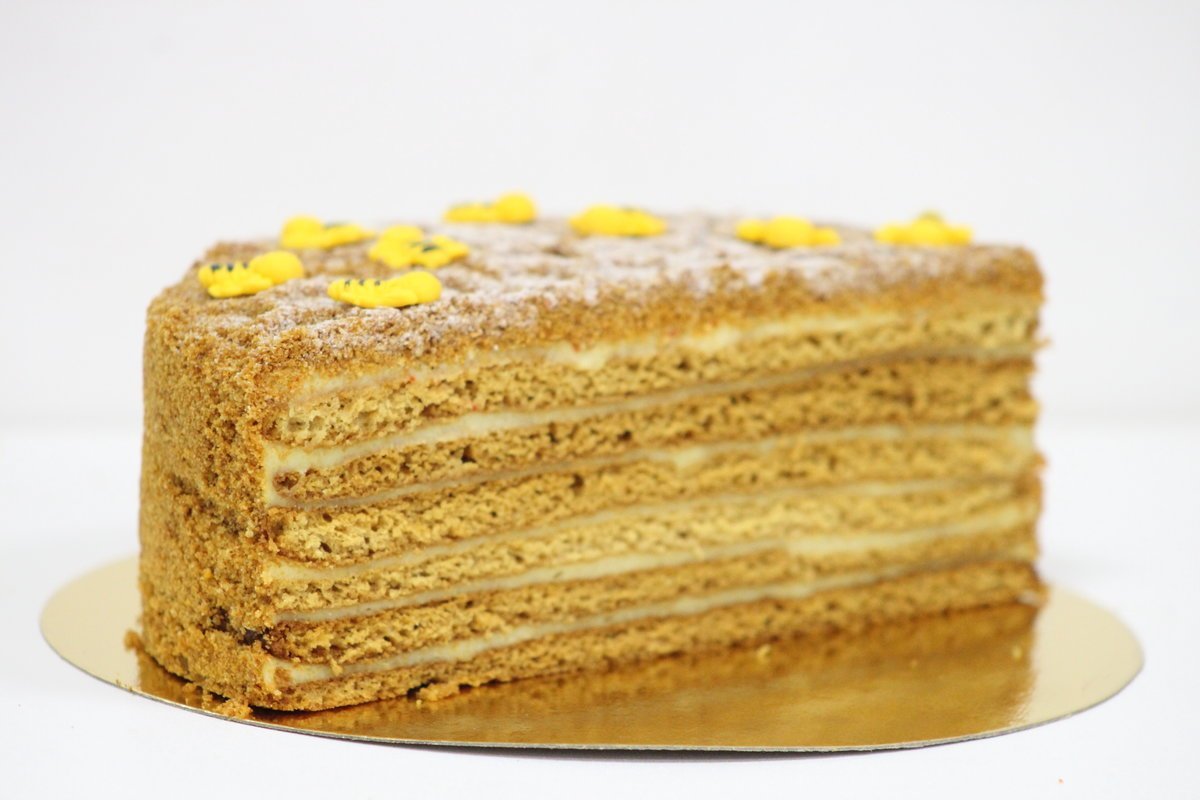 Торт рыжик пошаговый. Торт Дамский каприз медовый. Наполеон, Прага, медовик. Торт Дамский каприз классический. Торт медовик классический.