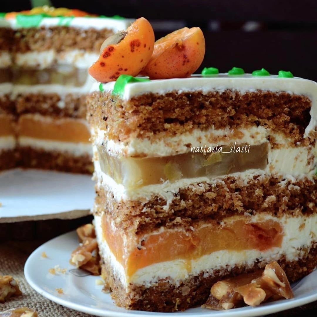 Морковный торт с черносливом
