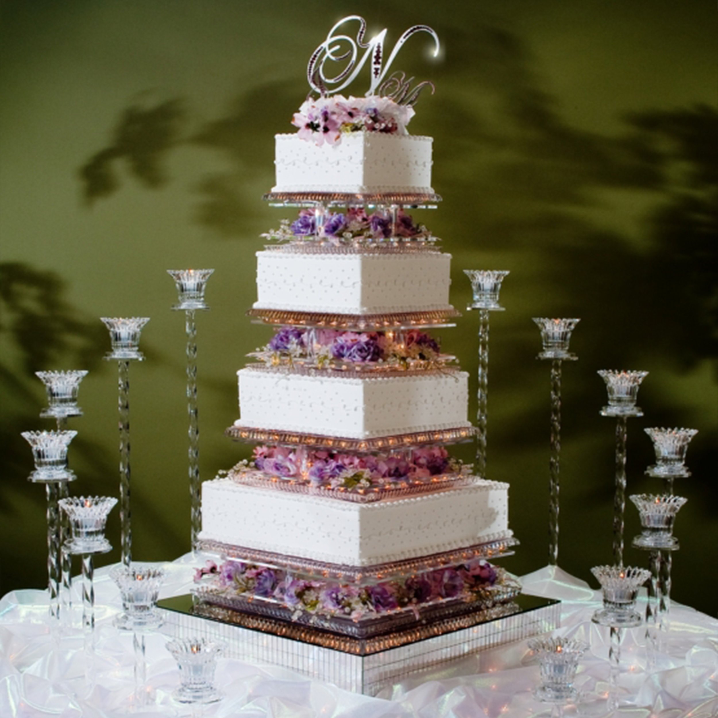 Трехярусный или трехъярусный. Свадебный торт!. Шикарный свадебный торт. Квадратный свадебный торт. Многоярусный торт.
