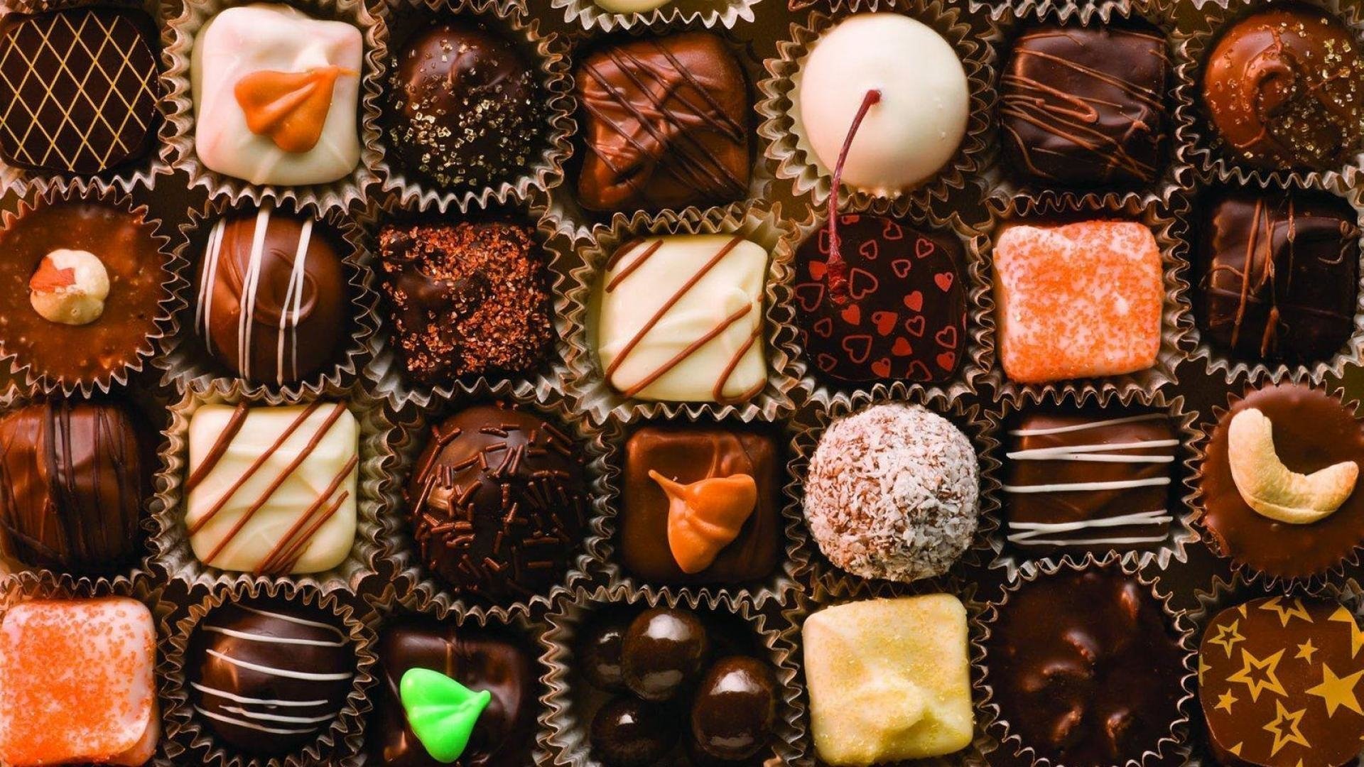Что находится в сладостях. Шоколадные конфеты. Сладости конфеты шоколад. Конфеты печенье. Конфеты шоколадные разные.