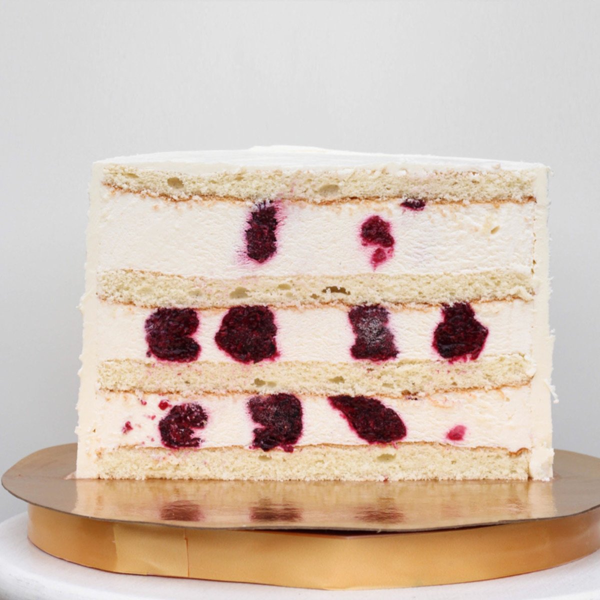 Торт на заказ симферополь. Основа торта. Торт на основе ванильного бисквита. Классический ванильный торт. Авторский торт.