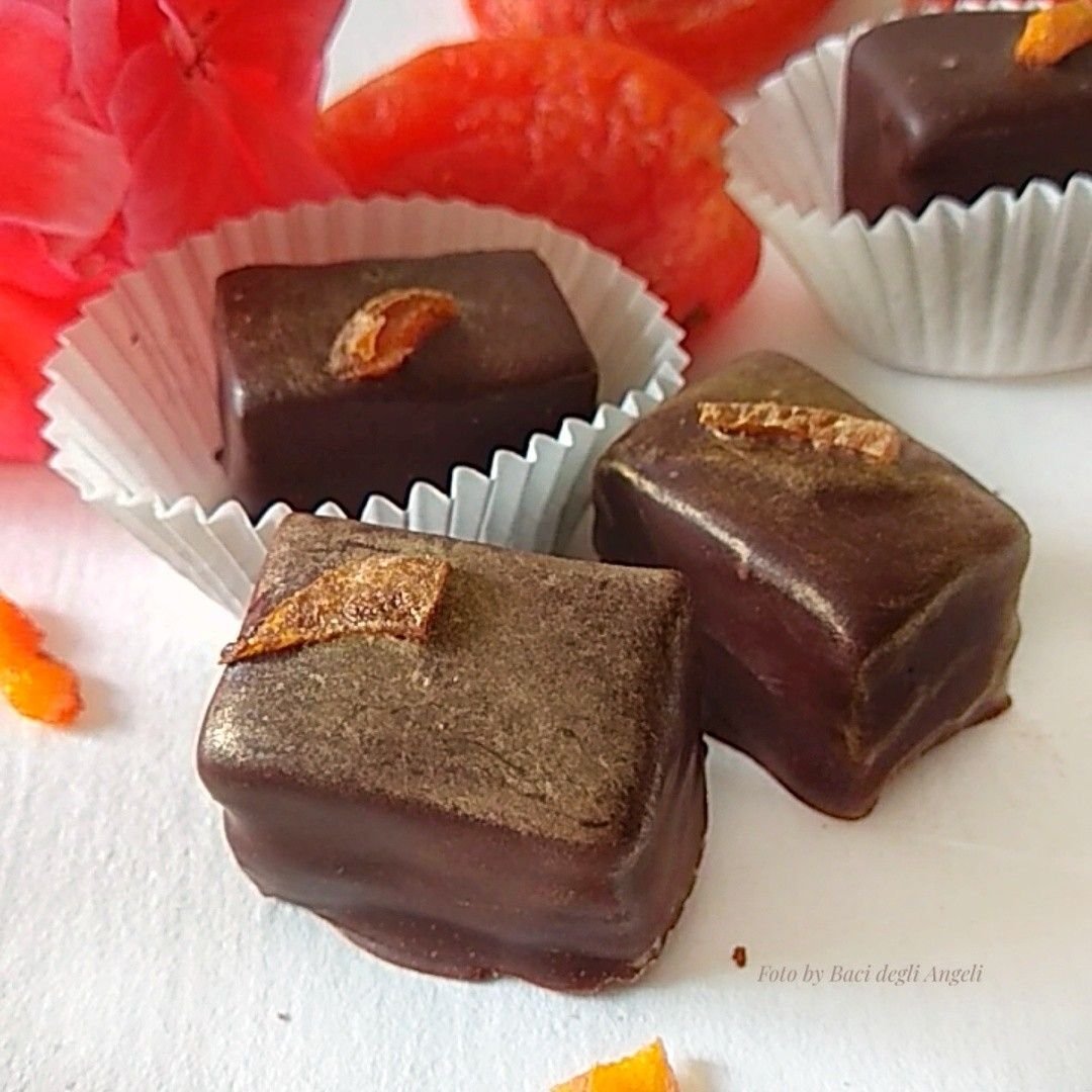 Нарезные конфеты с декором