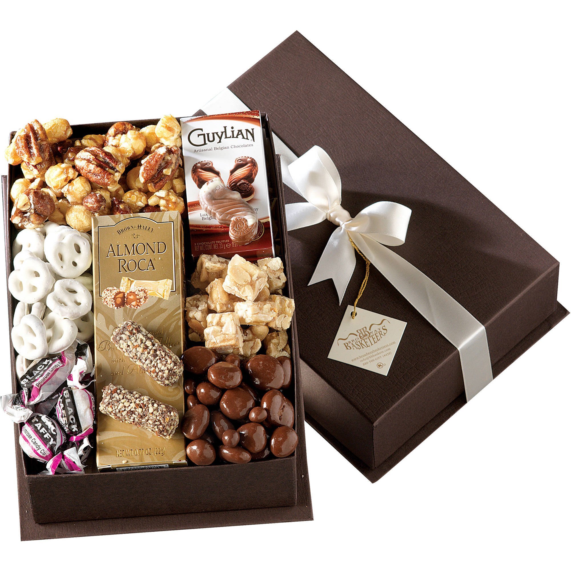 Подарки подскажите. Шоколадные конфеты. Конфеты в красивой упаковке. Конфеты в красивой коробке. Подарочная коробка конфет.