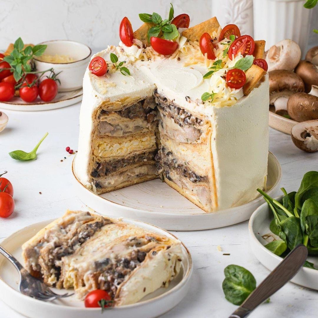 Блинный пирог с курицей