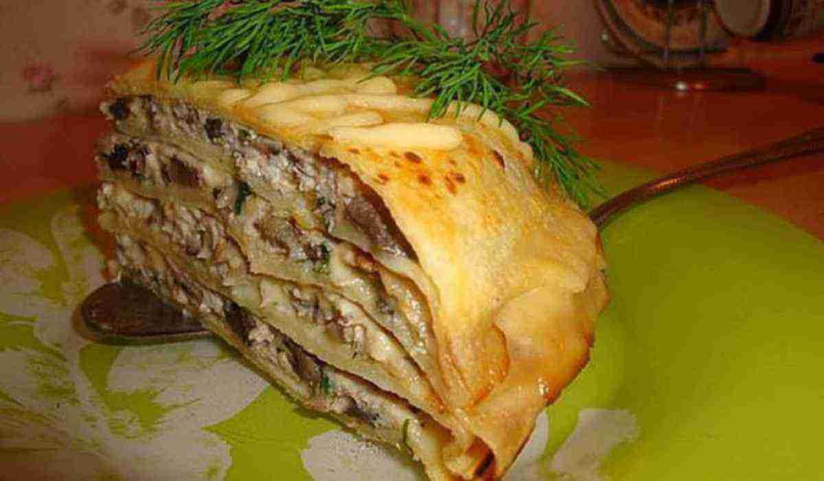 Блинчатый пирог с грибами