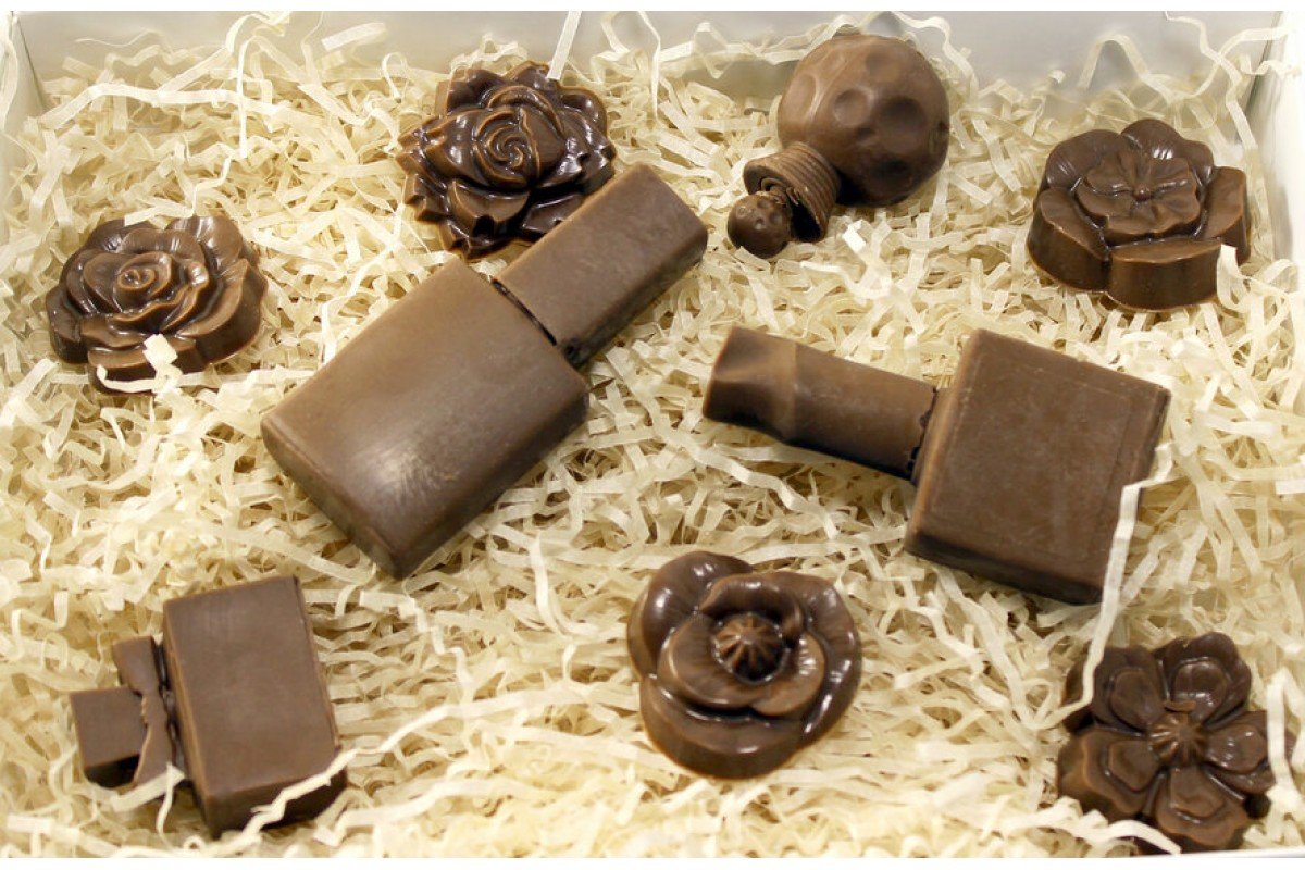 Подарочный шоколад ручной работы