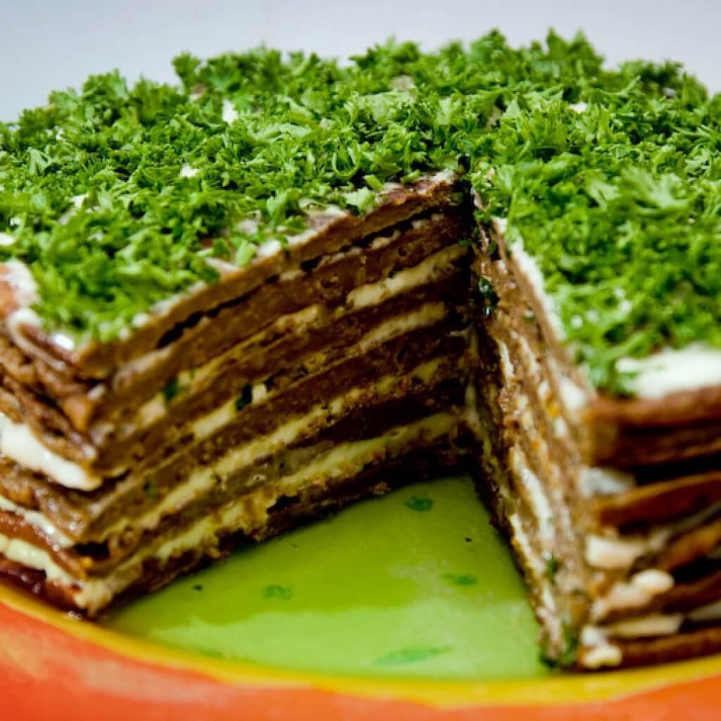 Торт печеночный с морковью и луком куриной печени