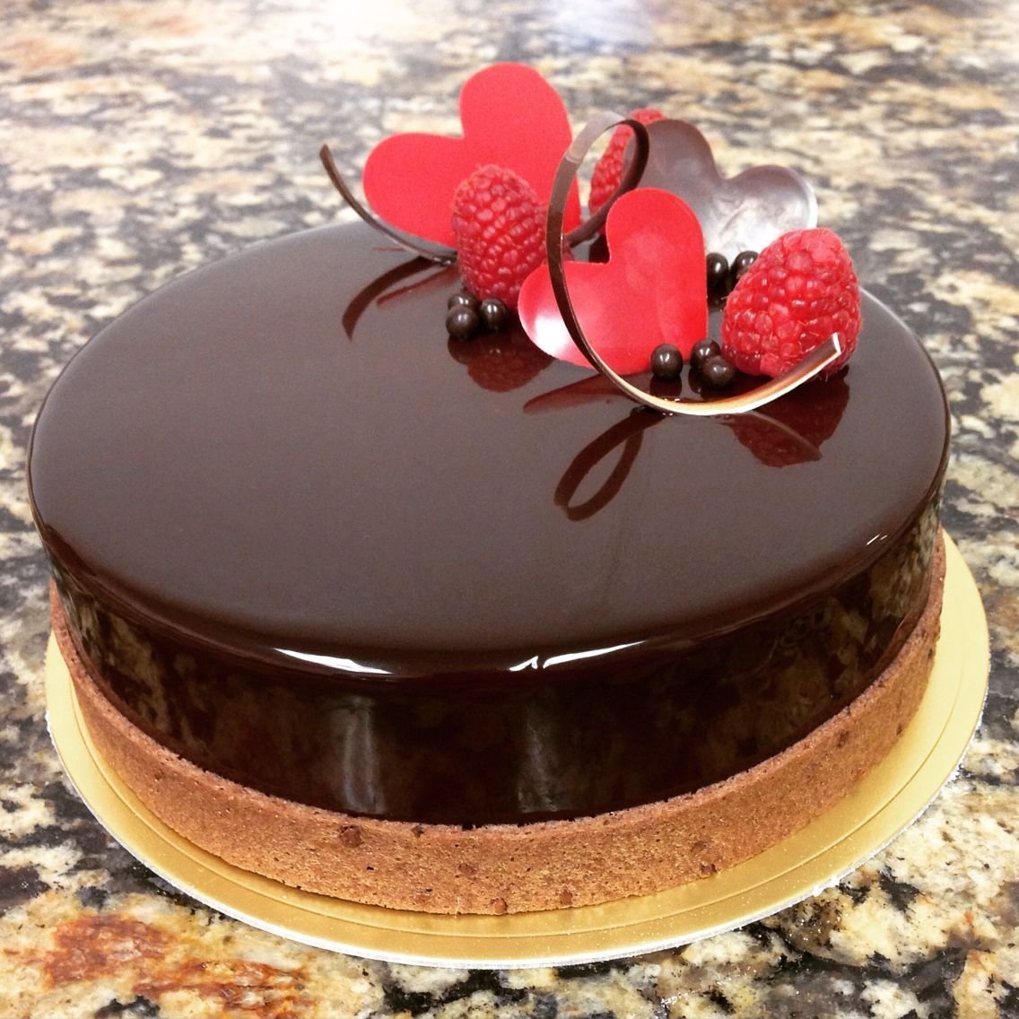 Зеркальная шоколадная глазурь для покрытия торта