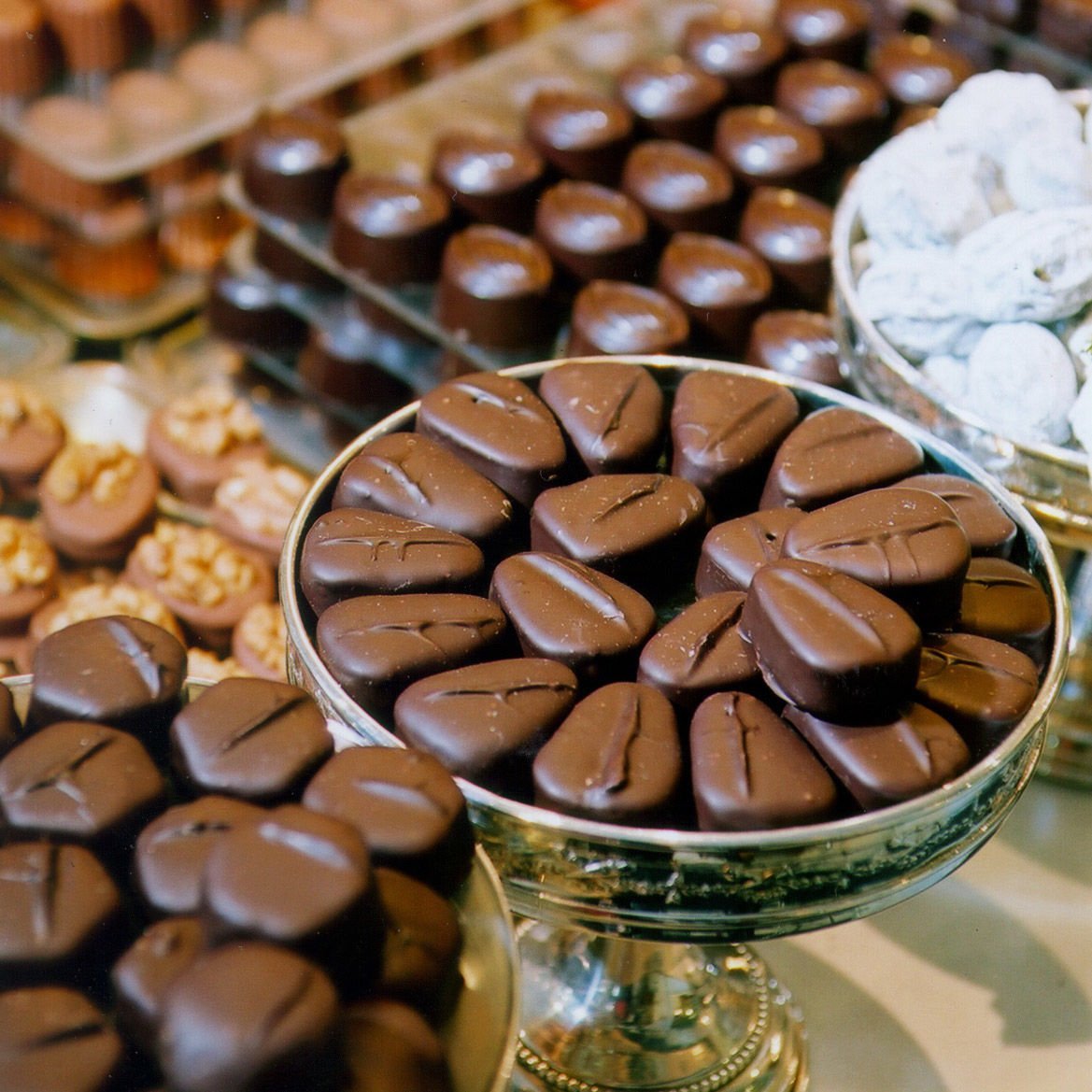 Вкусный шоколад купить. Бельгийский шоколад в Бельгии. Бельгийский шоколад в Брюсселе. Бельгейский ШИКОЛАД. Вкусный бельгийский шоколад.