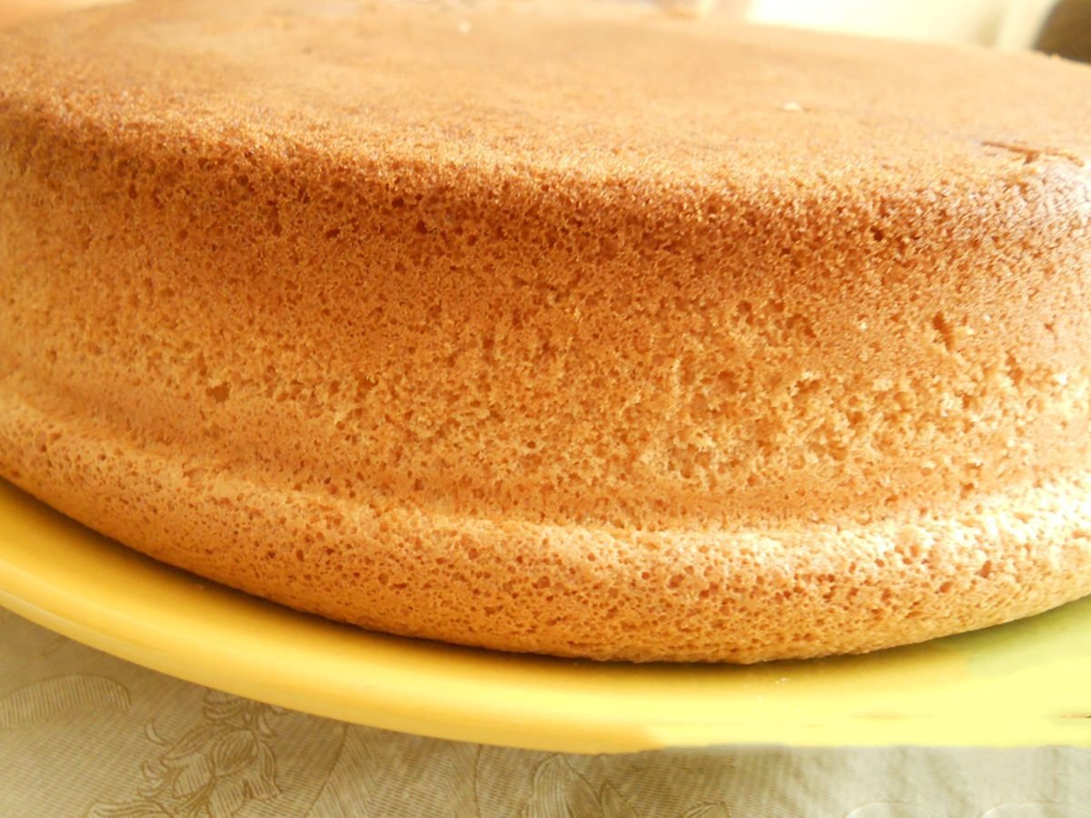 Пышный высокий бисквит для торта
