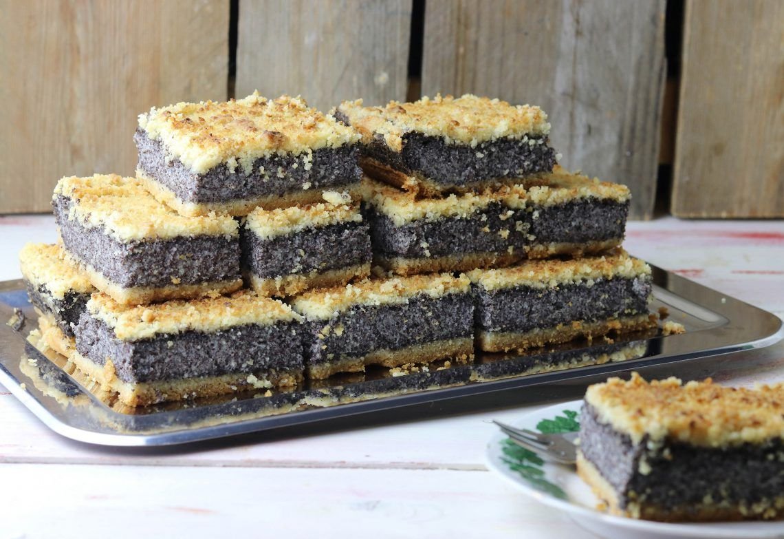The Poppy Seed Cakes
