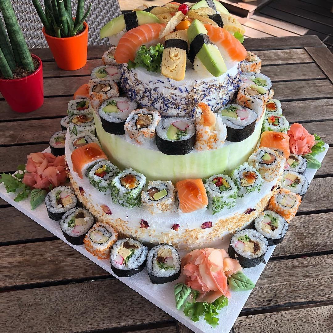 Мясной закусочный торт
