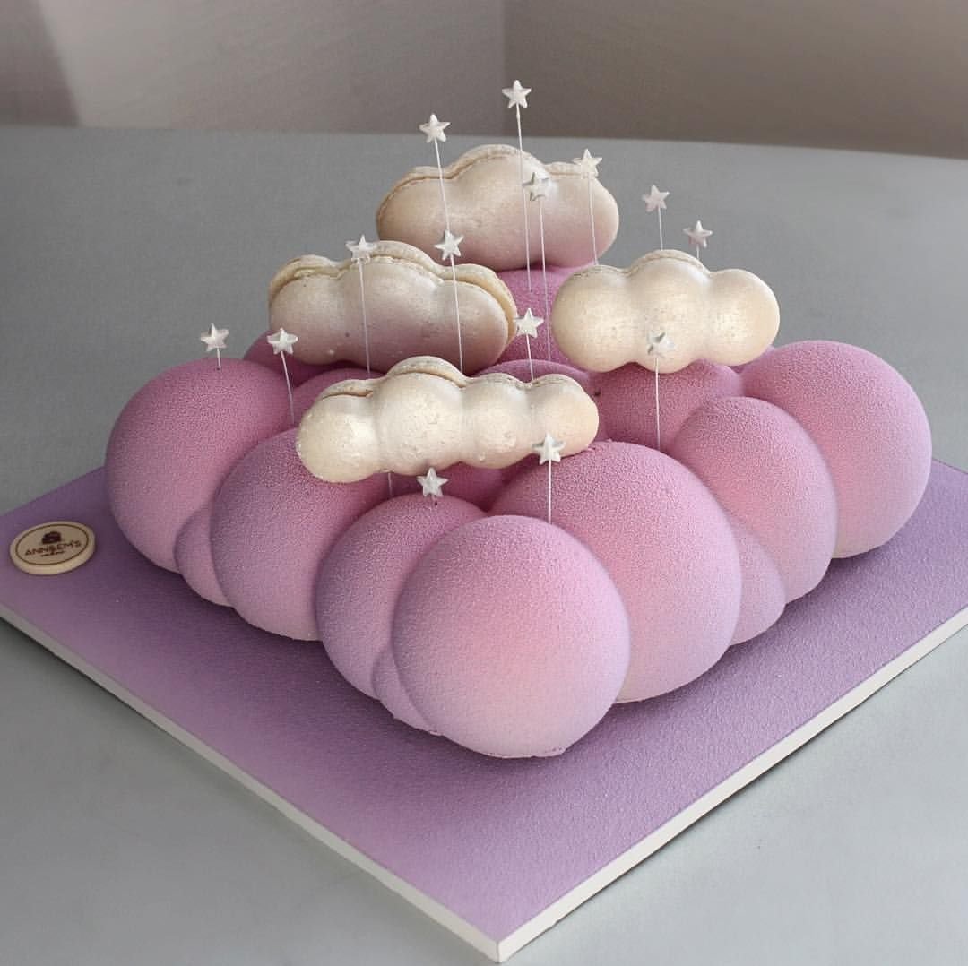 Муссовые пирожные облака