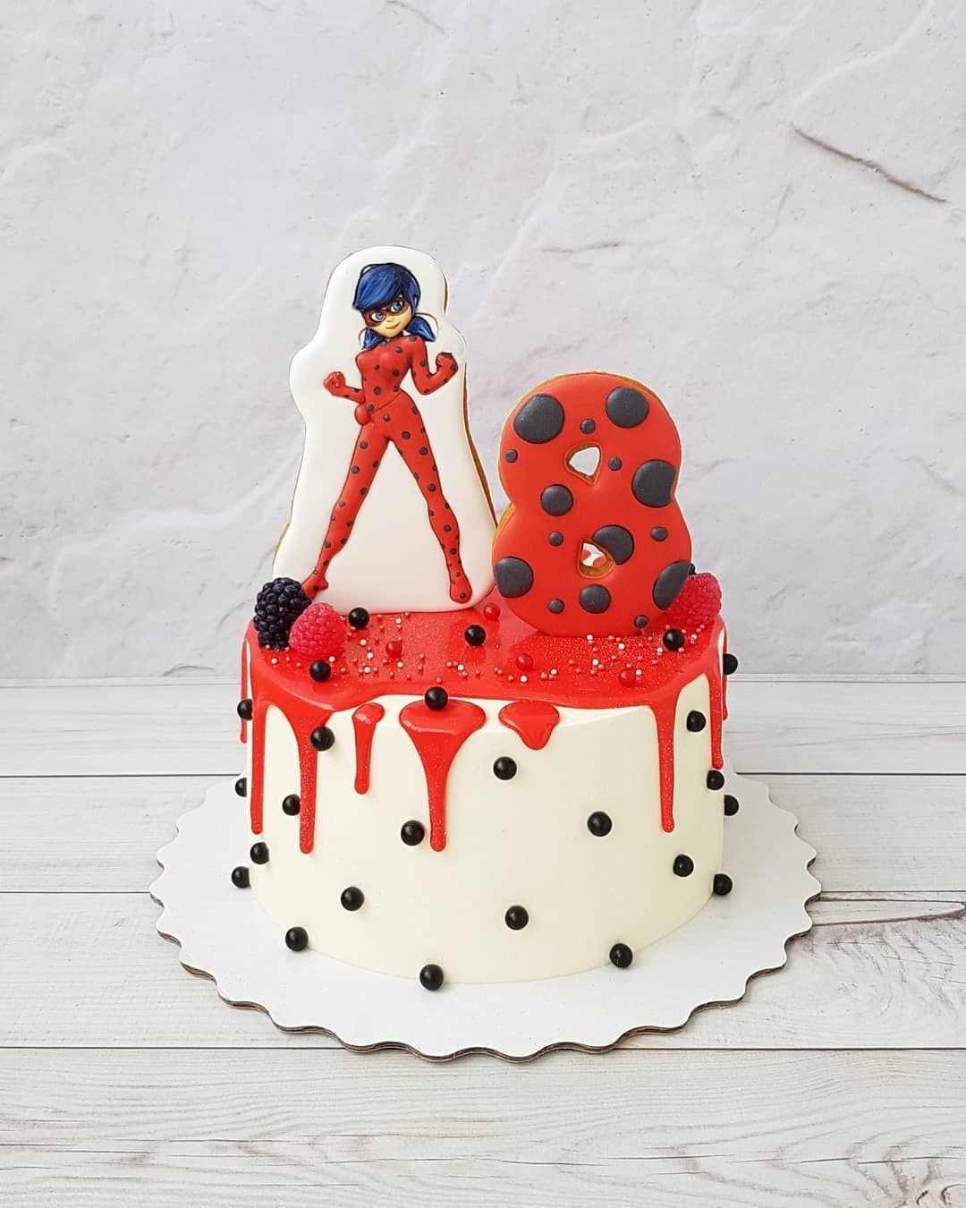 Торт Ladybug
