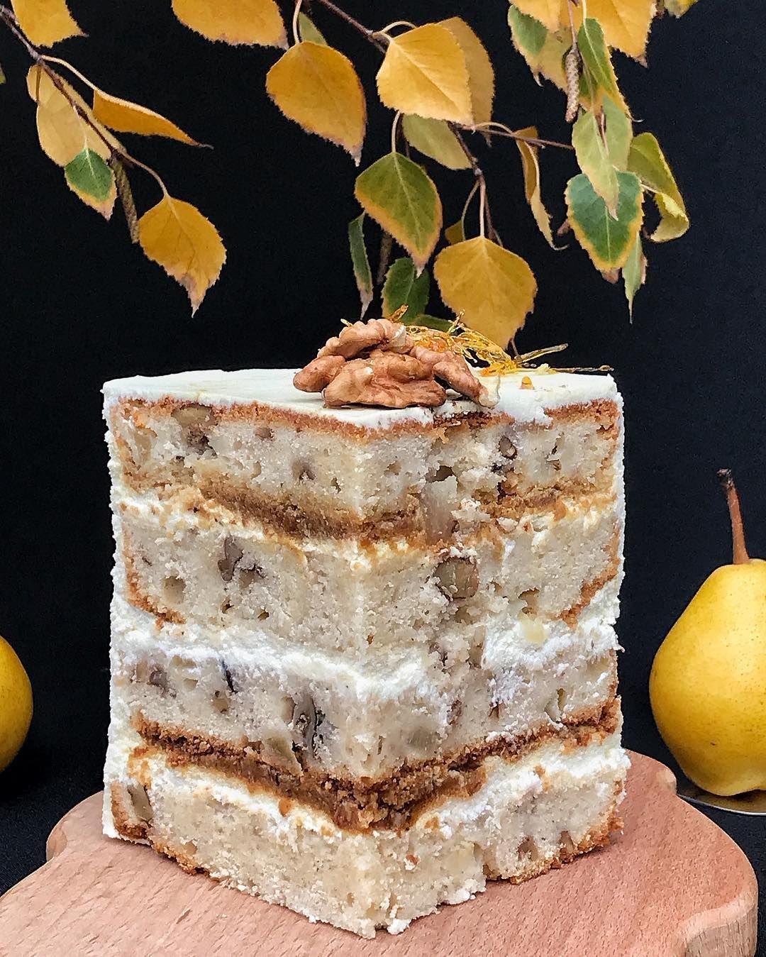 Торт с фундуком и карамелью
