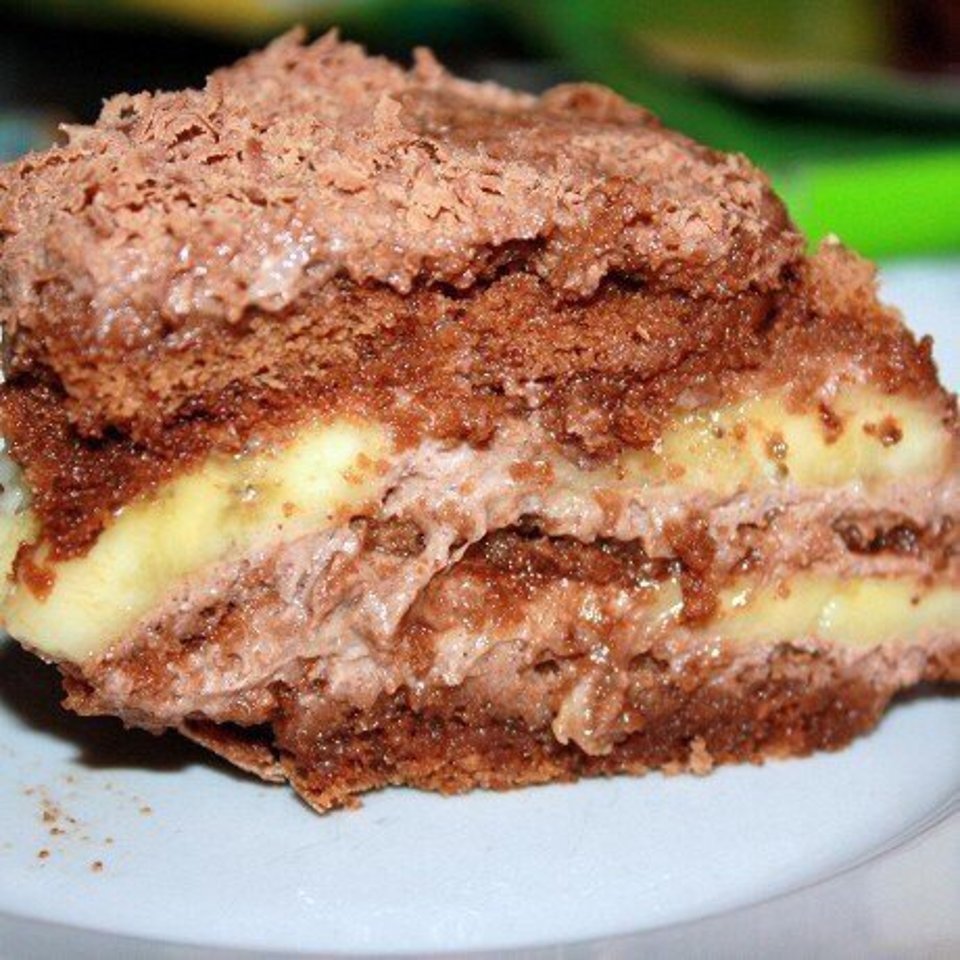 Рецепт торта из пряников с бананами. Шоколадно-банановый торт без выпечки. Торт из пряников с бананами и сливками. Торт без выпечки с бананом и печеньем. Торт из пряников и бананов со сметаной.