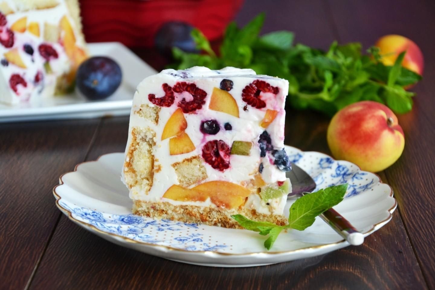 Творожный торт с ягодами. Летний десерт. Творожный тортик. Летний торт. Творожно фруктовый торт.