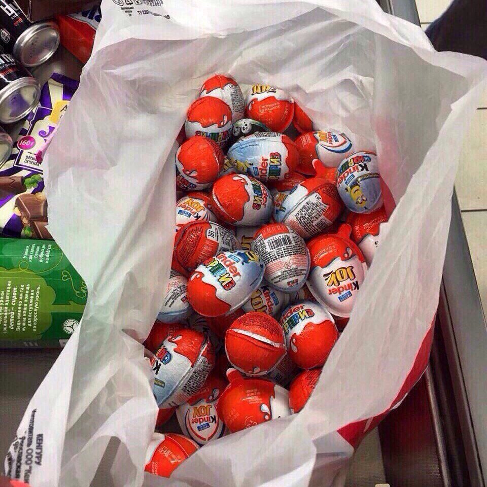 Киндер сюрприз много