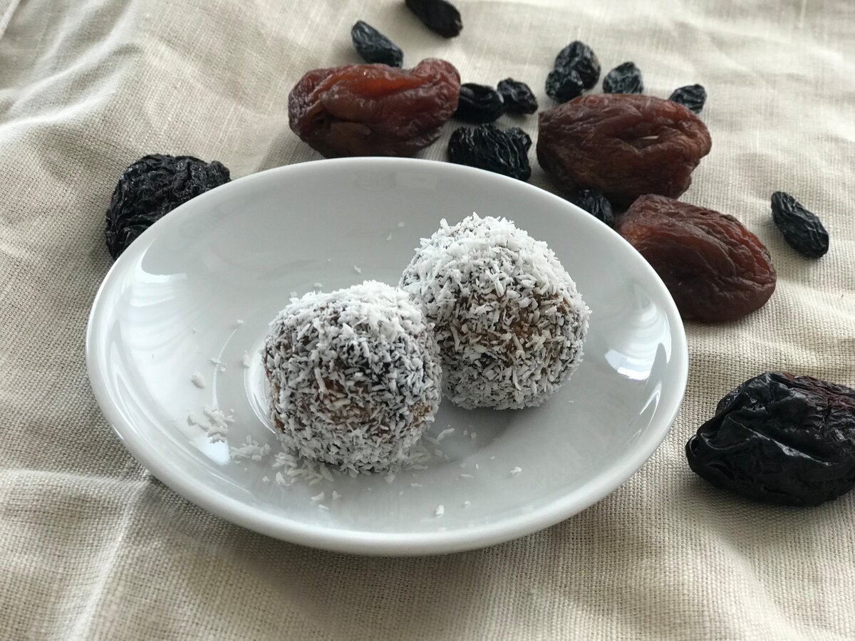 Конфеты их кокосовый стружки
