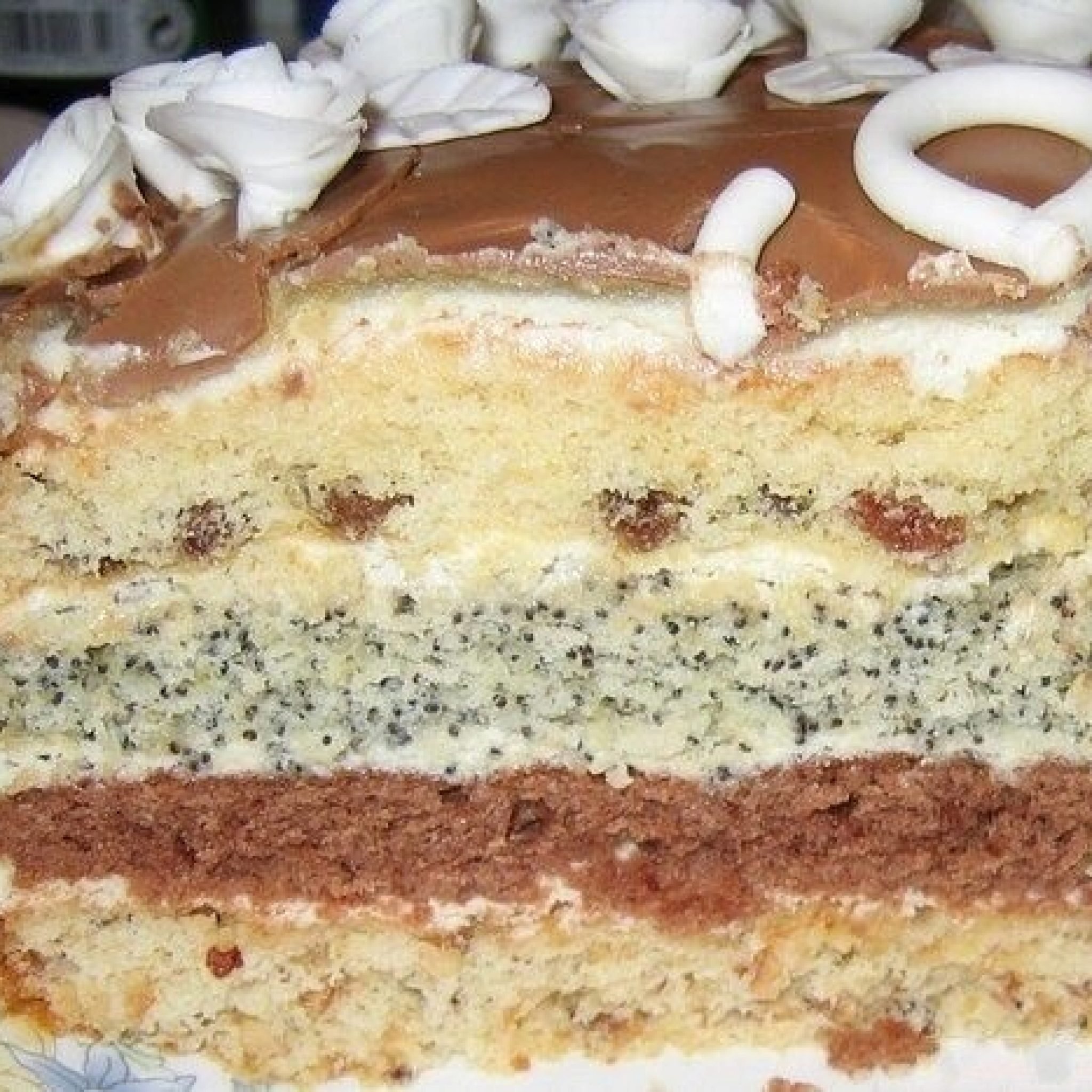 Любой рецепт торта. Торт Королевский сметанник. Маковый торт Королевский. Торт Дамский каприз с маком изюмом. Лёгкий домашний тортик.