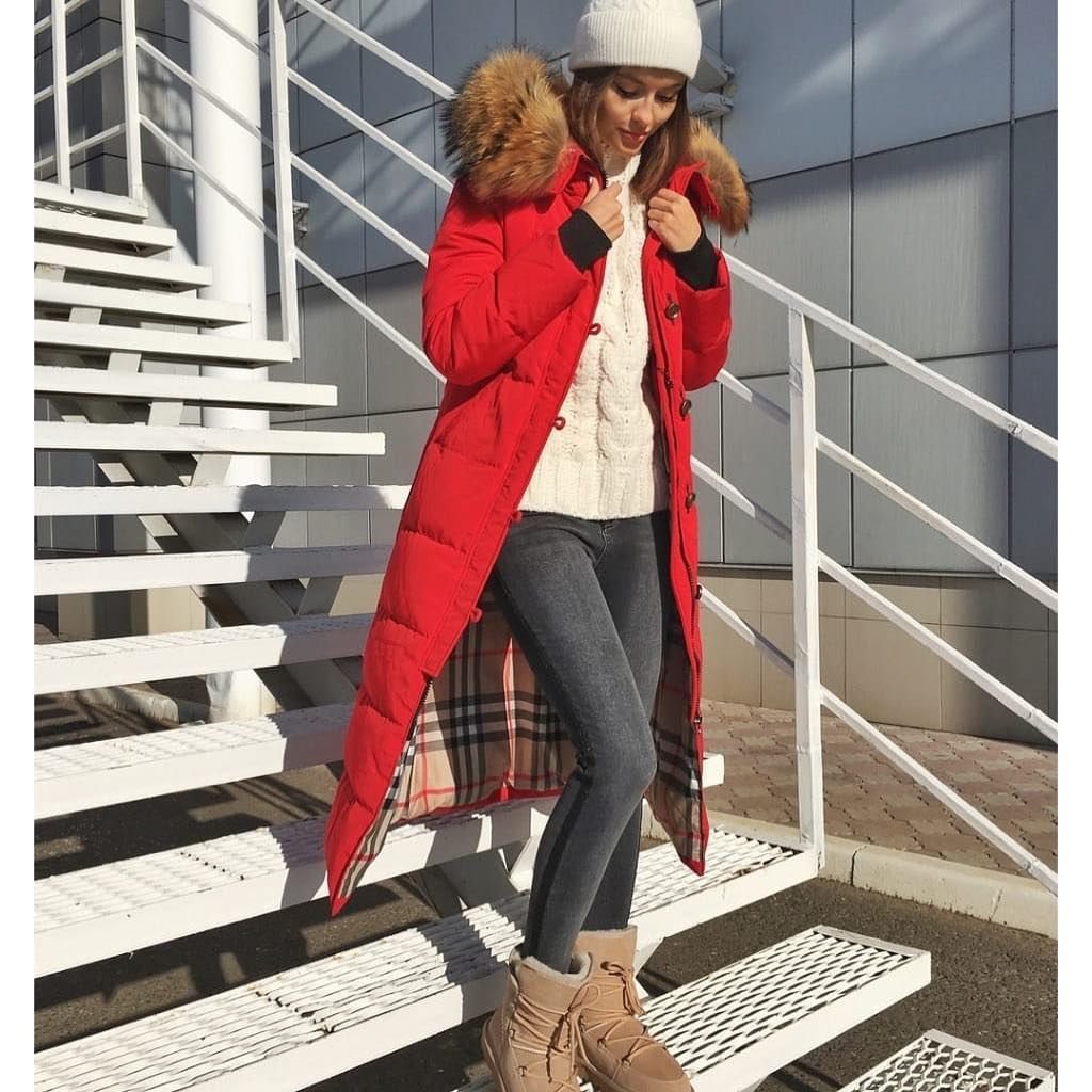 Пуховик Burberry женский с мехом красный