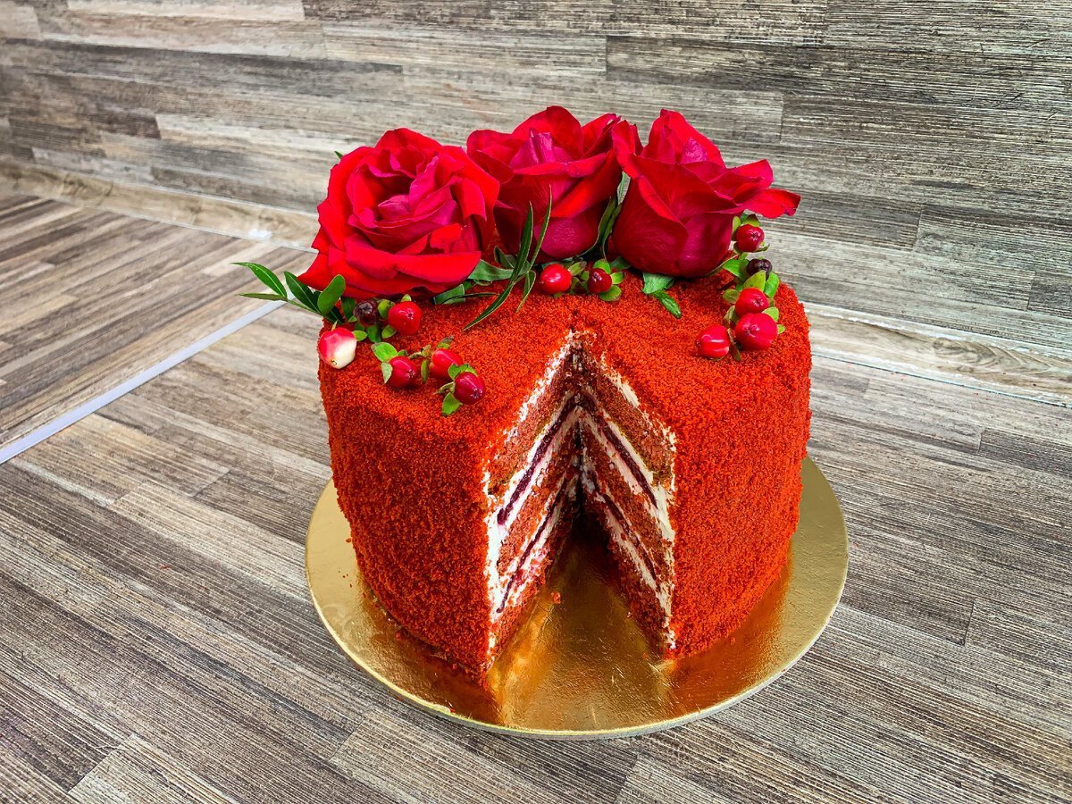 Торта "красный бархат" (Red Velvet).