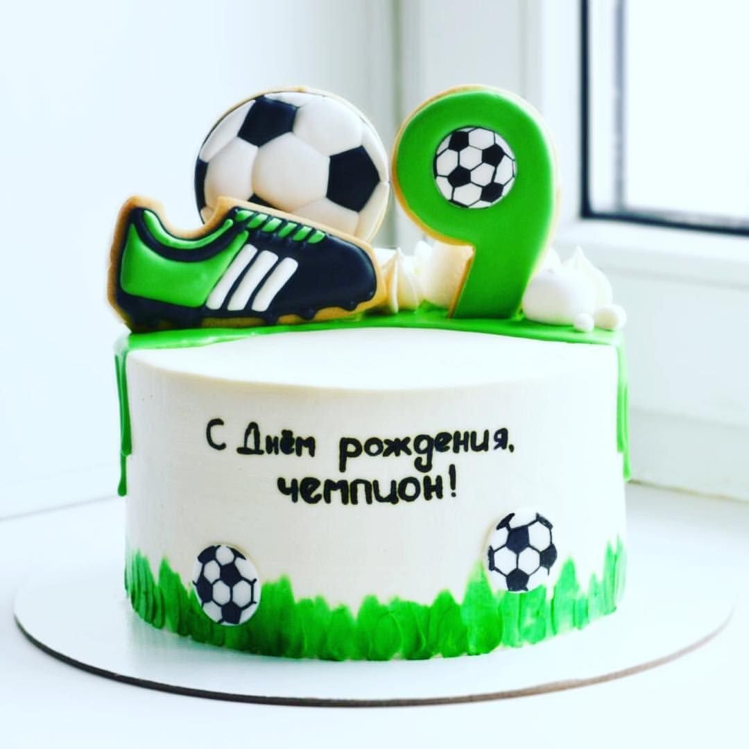 Торт на футбольную тематику для мальчика