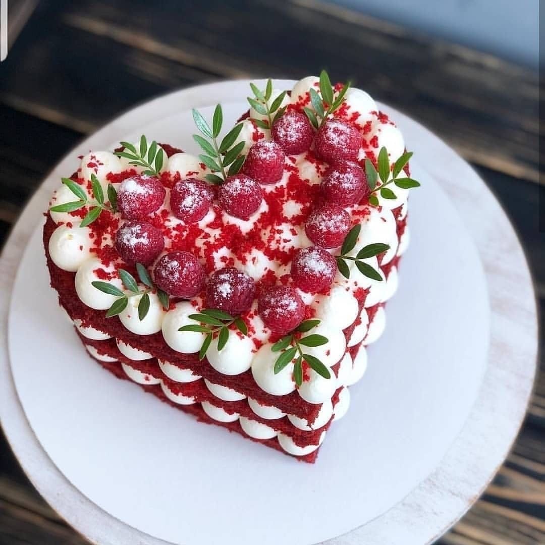Торт сердце красный бархат