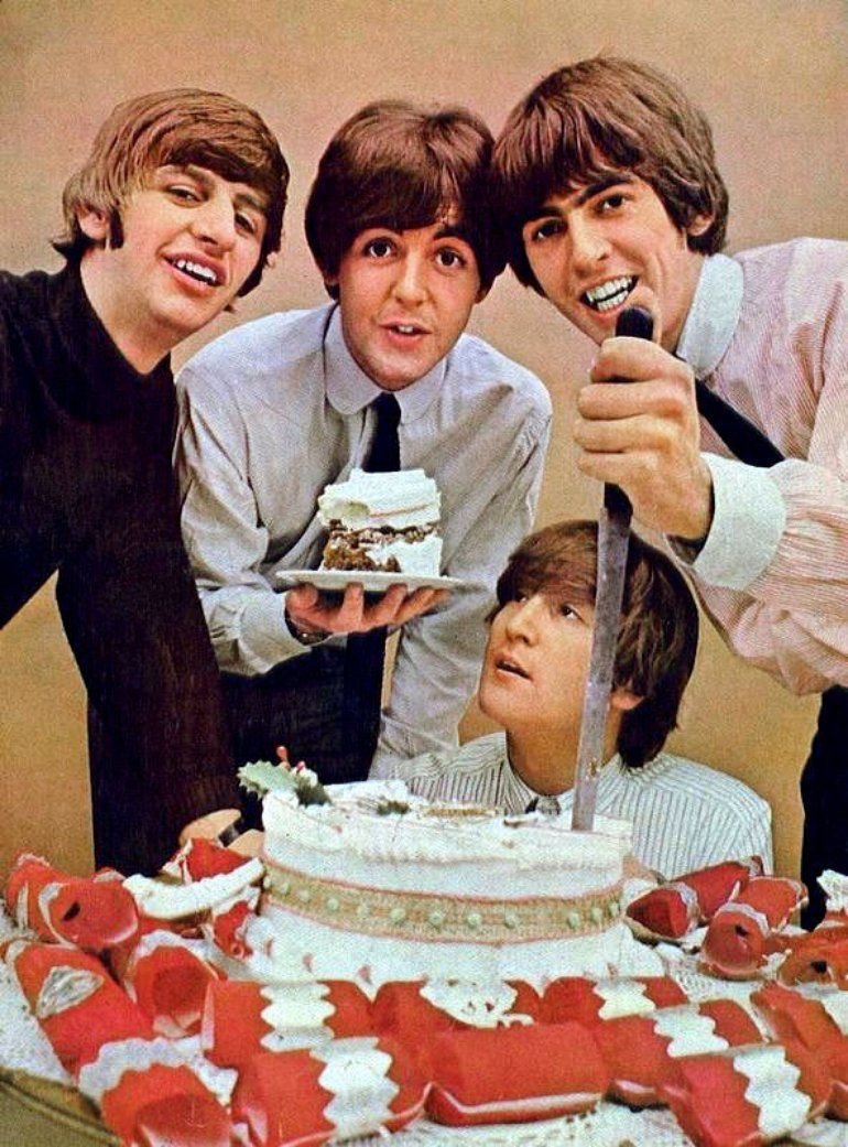 С днем рождения Beatles