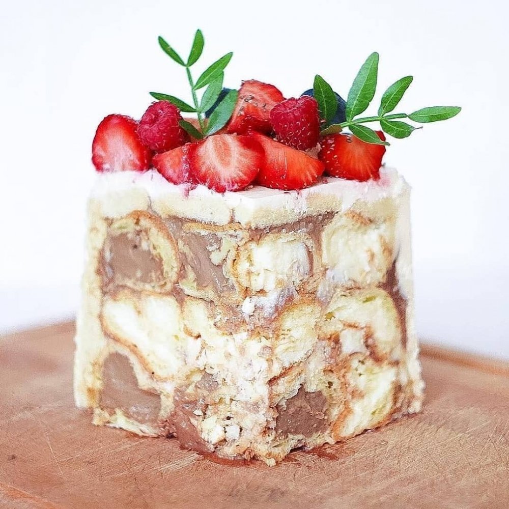 Муссовый торт с персиками