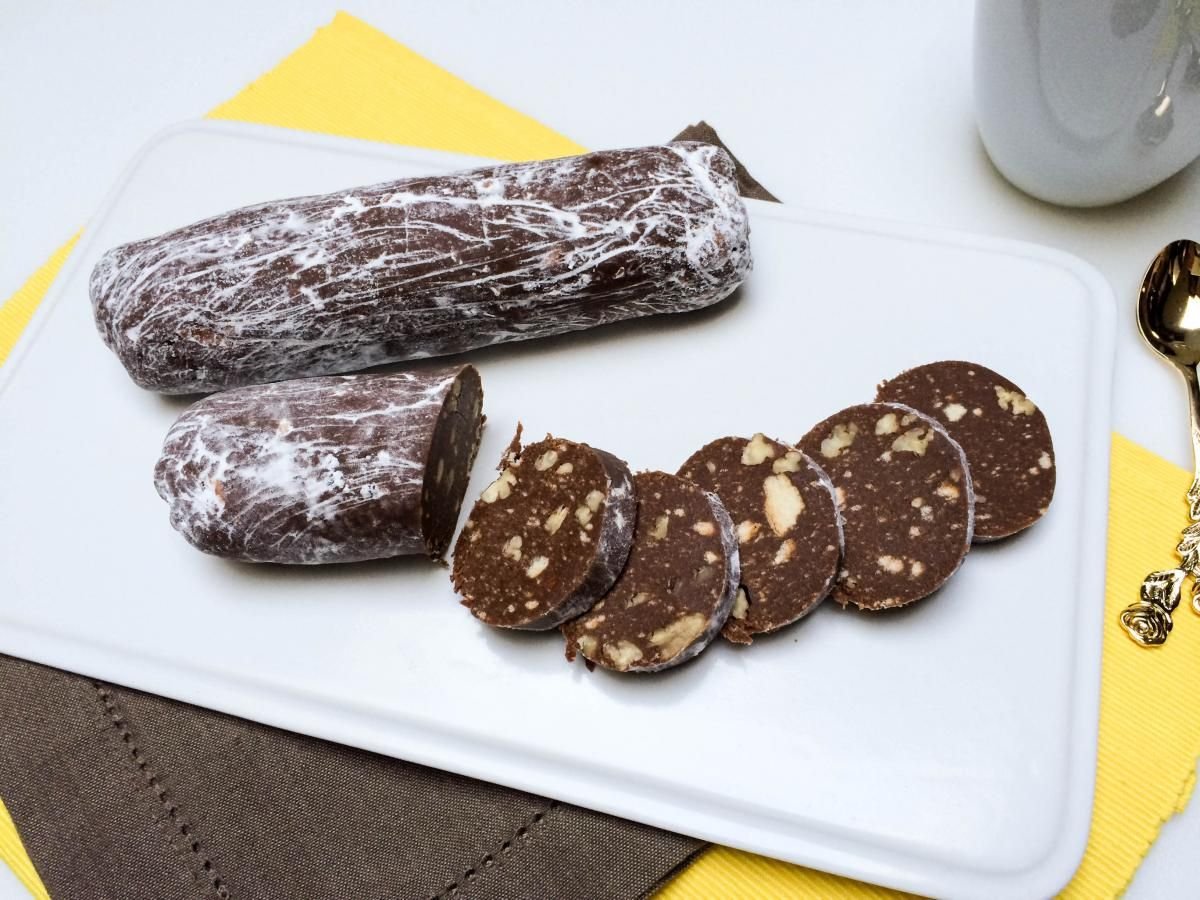 Рулет из печенья колбаска