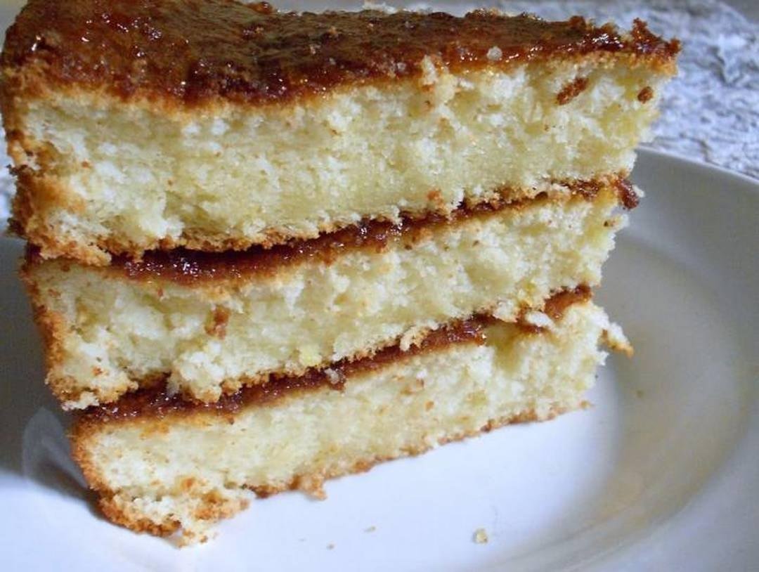 Торт с клубникой и творожным кремом