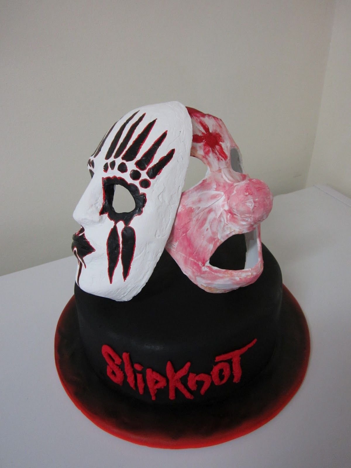 Торт в стиле Slipknot