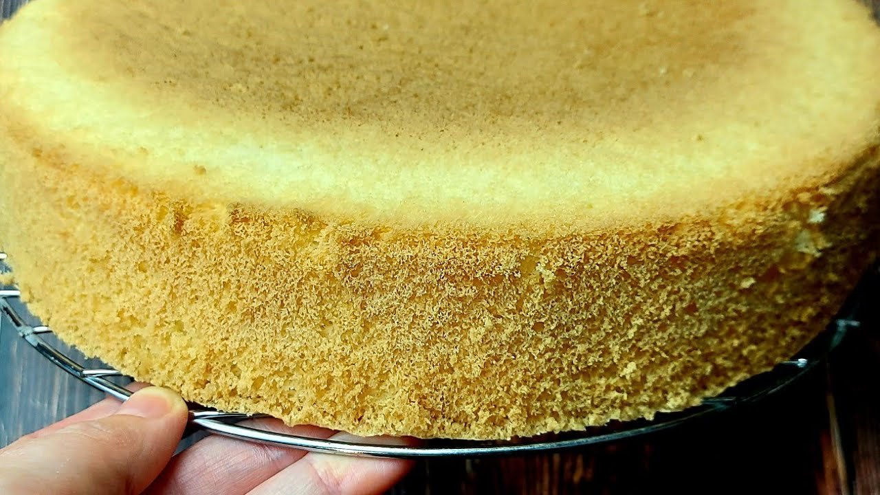 Ванильный бисквит. Бисквит на желтках. Бисквит классический. Торт с ванильным бисквитом.
