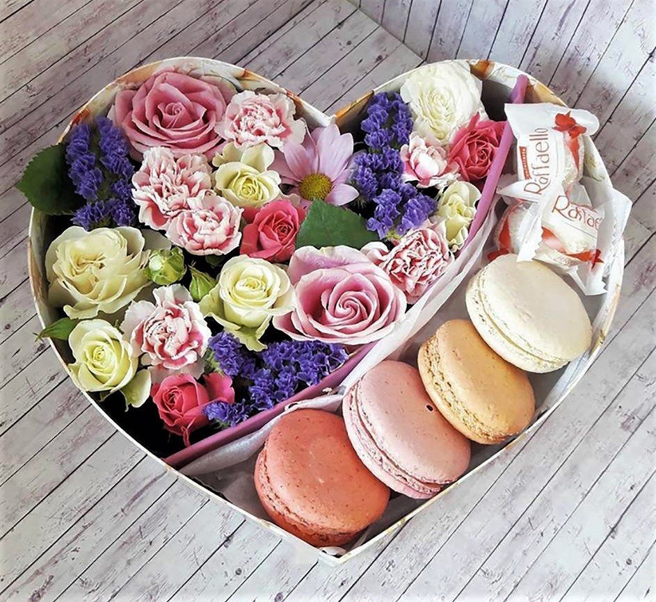 Букет из роз и конфет Ферреро