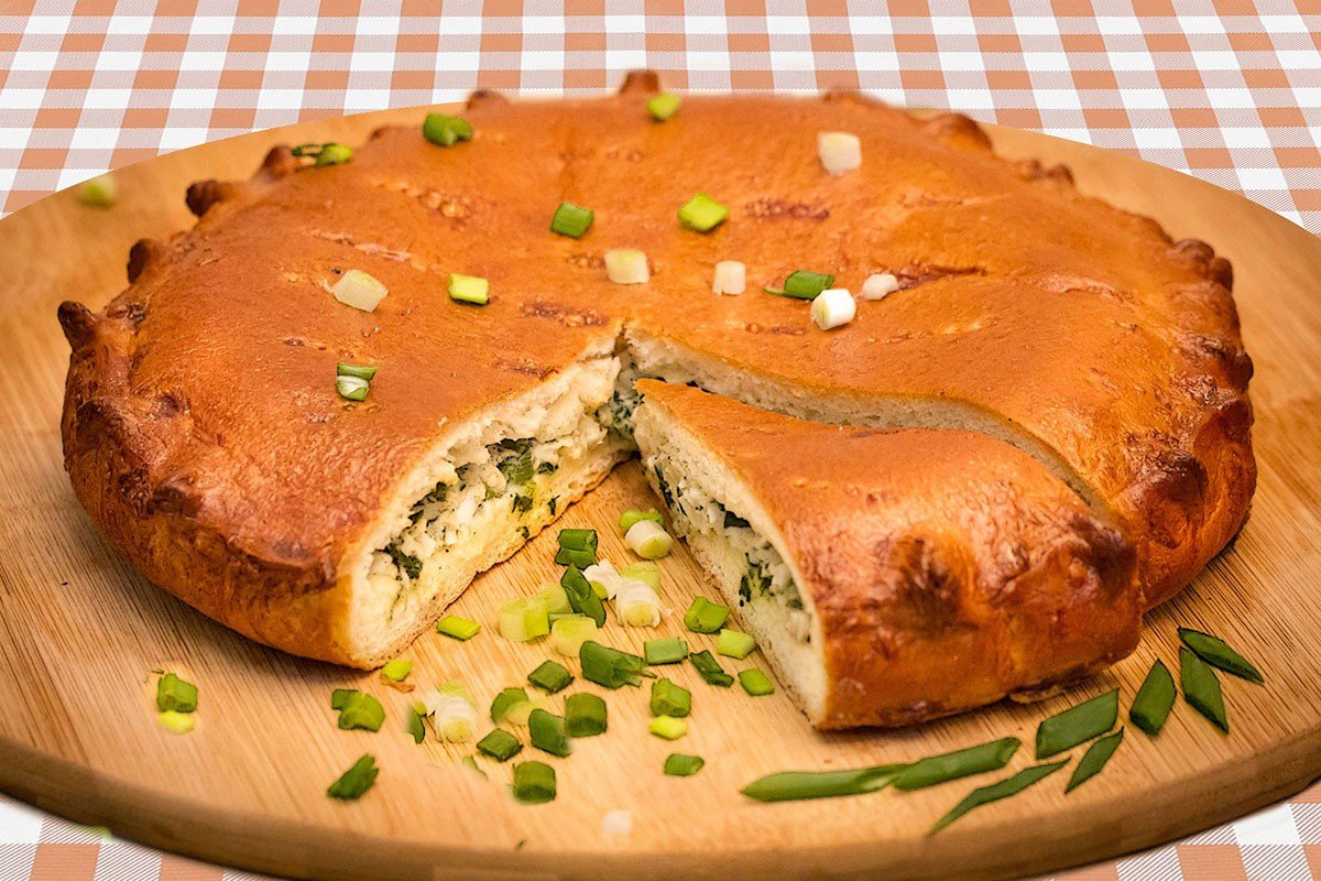 Заливной пирог с рисом и яйцом