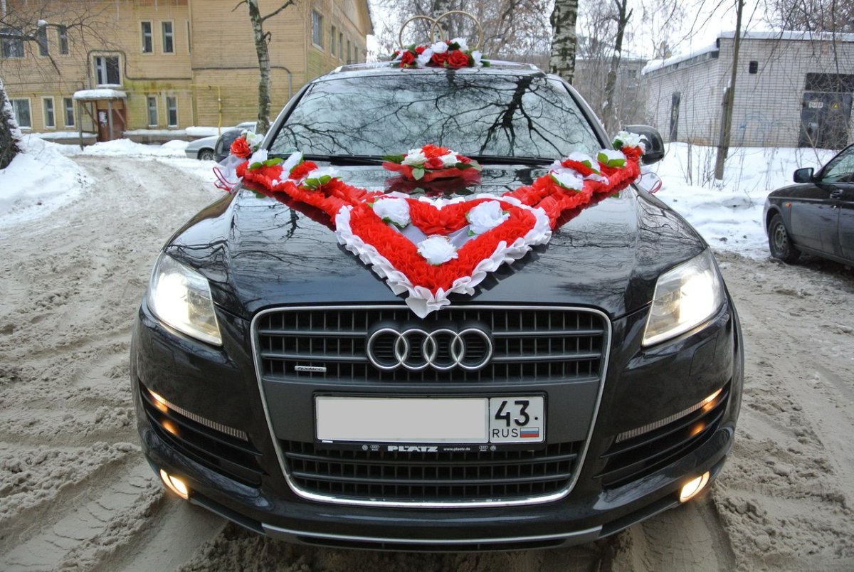 Украшение машины жениха